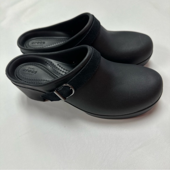 CROCS Black Slip-On Clogs with Strap - Picture 1 of 11